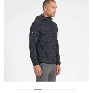 Vuori outdoor trainer shell . Camouflage